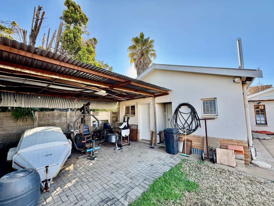 5 Bedroom Property for Sale in Potchefstroom North West